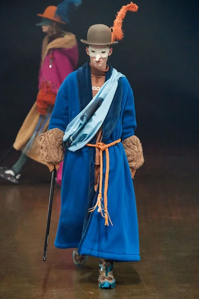 Look 2